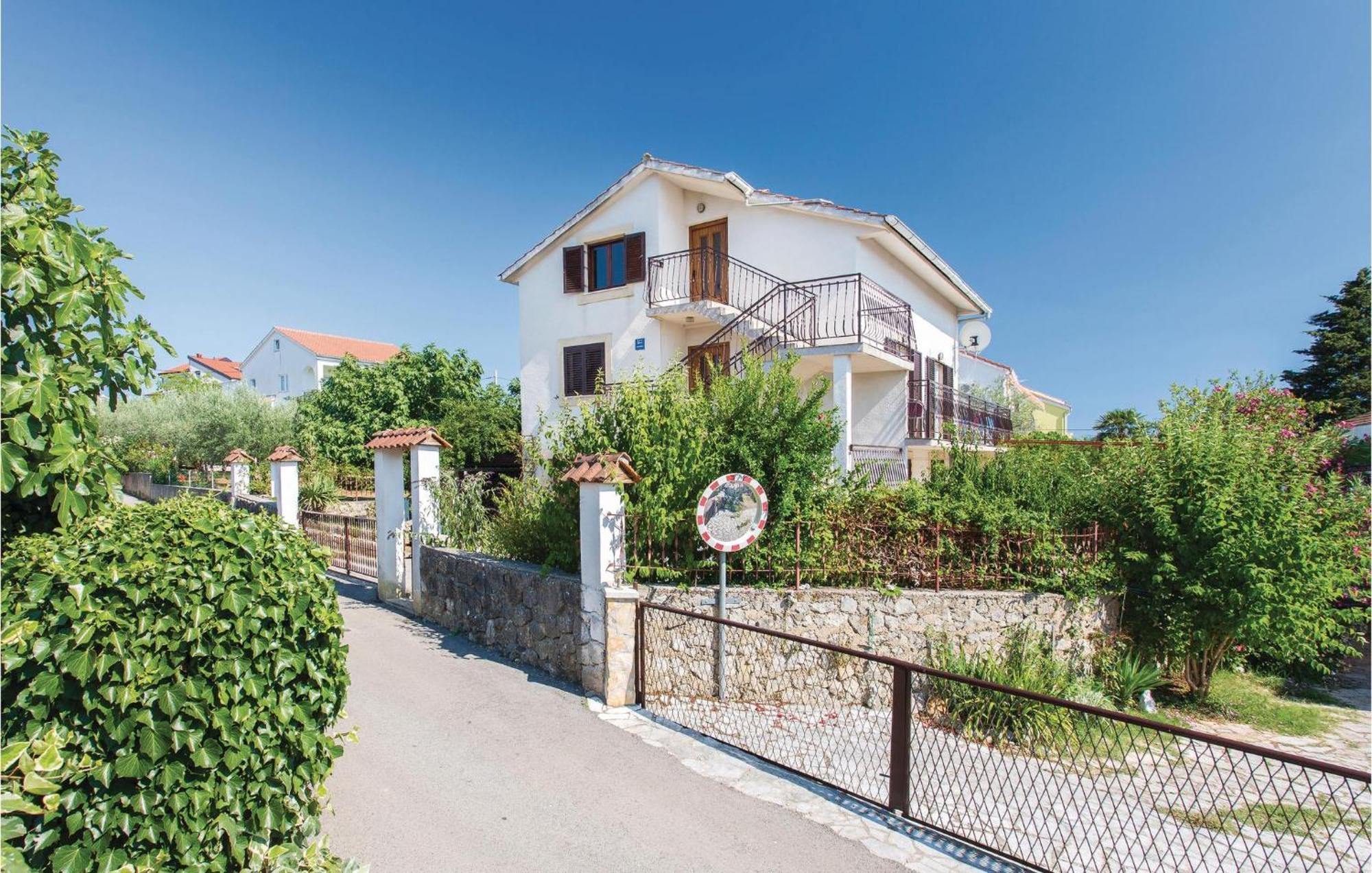 Lovely Apartment In Krk With Kitchen Brzac エクステリア 写真